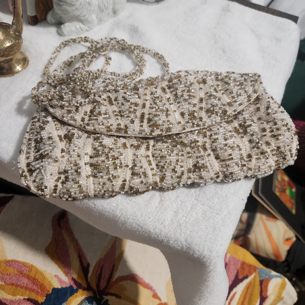 Elegant Beaded Crossbody Bag in Cream and Gold